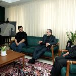 دیدار وزیر امور خارجه با خانواده شهید سردار حاجی‌زاده