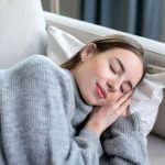 چگونه چرت کوتاه با خواب عمیق بینش خلاقانه را افزایش می‌دهد؟